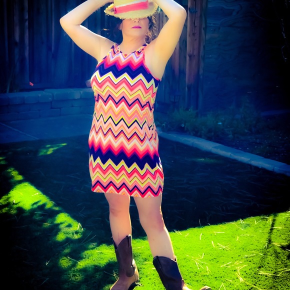 Trina Sun Dress - Picture 3 of 3